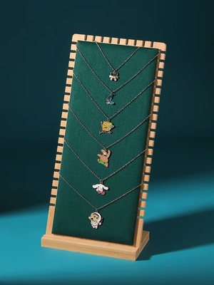 Hölzerne Halskette Tray Display der Farbschmuck-Stand-Anzeigen-90*90*210mm