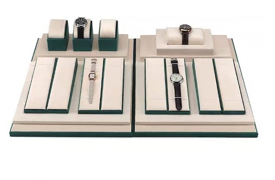 Kontrast-Farbgrüne Sahnesamt-Uhr Tray With Roll Pillow