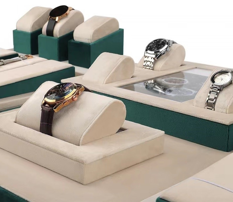 Kontrast-Farbgrüne Sahnesamt-Uhr Tray With Roll Pillow